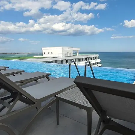 Infinity Panoramic Seaview Piscina And La Ultimul Etaj Apartman *